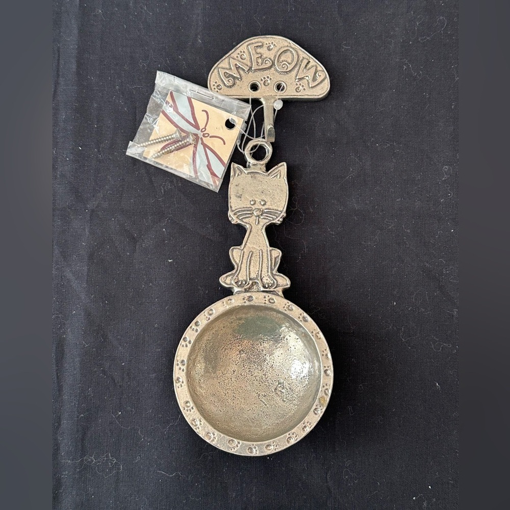 TW Pewter - Cat Pet Scoop & Wall Hook